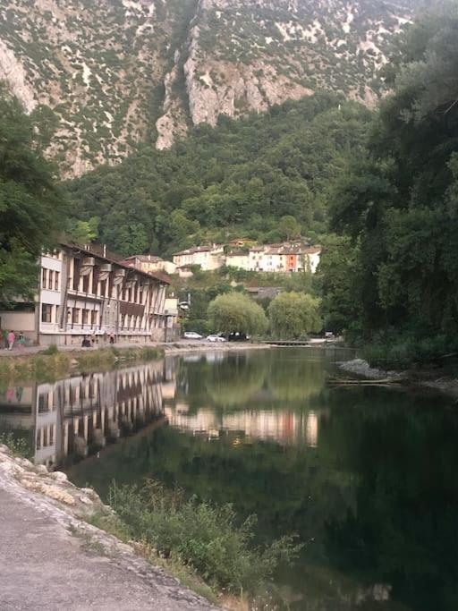 Confortable Au Pied Du Vercors Pont-en-Royans Exterior photo
